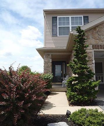 2nd image of 2245 Jeannette Ln