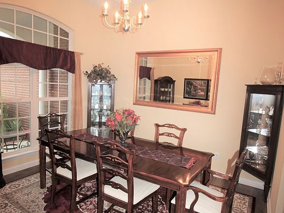 4th image of 1203 Cinnamon Dr