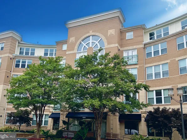 12000 Market St APT 176, Reston, VA 20190