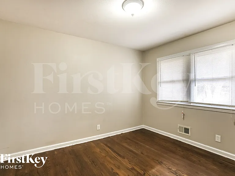 5915 Harvard Ave — Photo 15