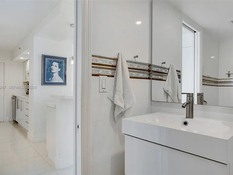 6917 Collins Ave #820 — Photo 12