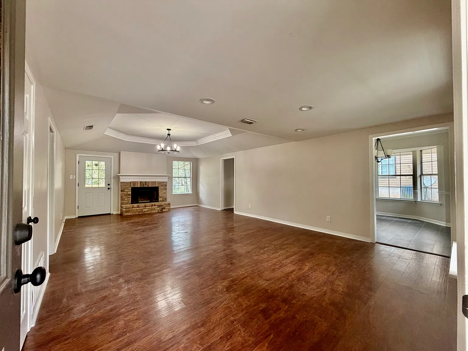 3 bed, 1600 sqft, $1,750 — Photo 2