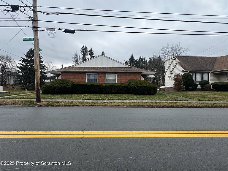 152 Drakes Ln — Photo 2