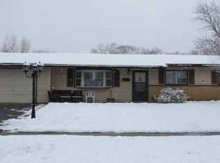 6920 Meadowbrook Ln, Hanover Park, IL 60133