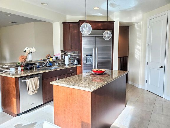 5th image of 151 Elderberry Ln