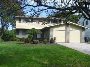 4915 Fairlawn Rd, Lyndhurst, OH 44124