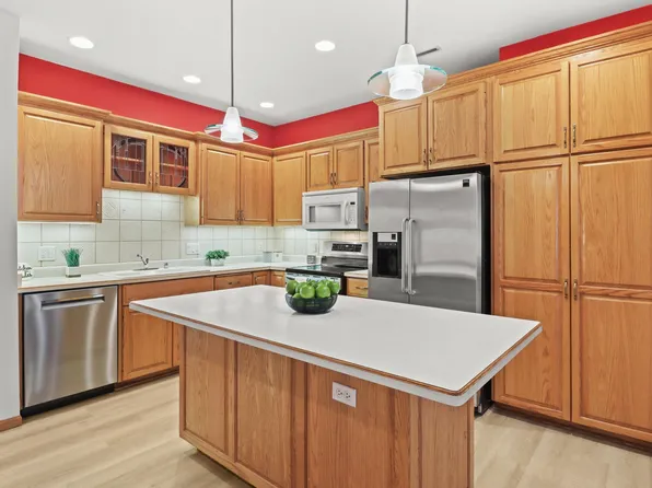 6806 Raymond Rd APT 101, Madison, WI 53719