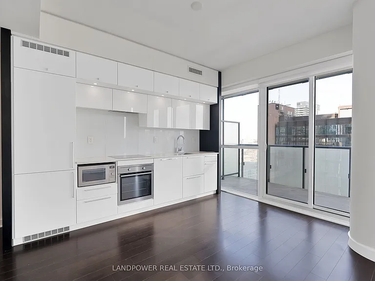 15 Grenville St #2609 — Photo 3
