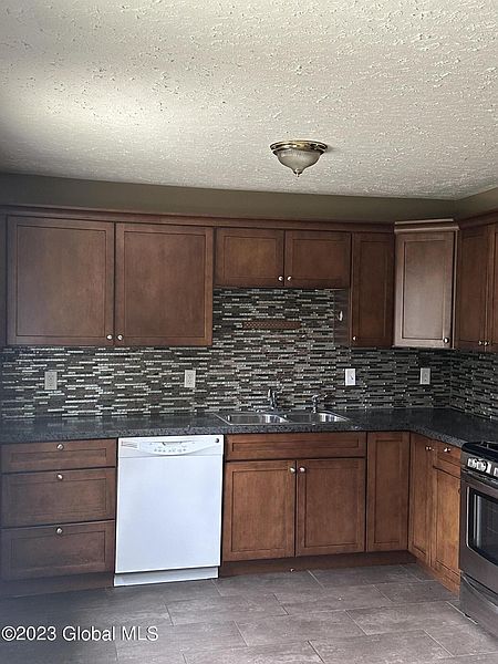 3rd image of 13 Coachman Drive