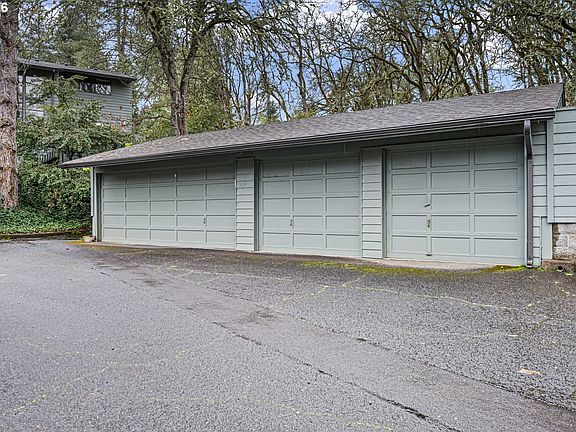 5th image of 4429 Fox Hollow Rd APT 3