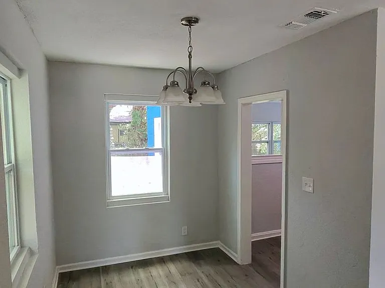 1080 W 13th St — Photo 12