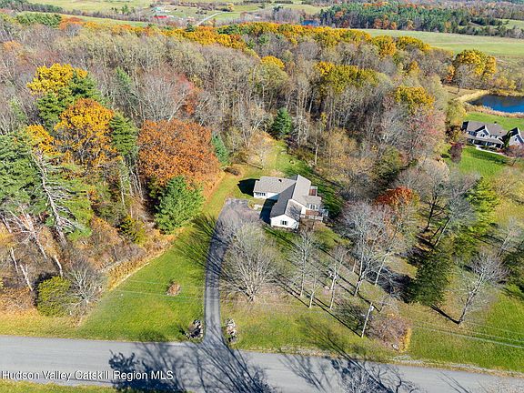 2nd image of 200 Hinrichsen Heights Road