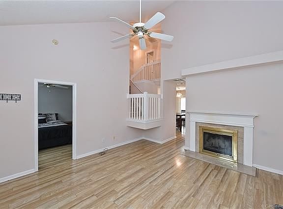 5th image of 3266 Summercroft Ln