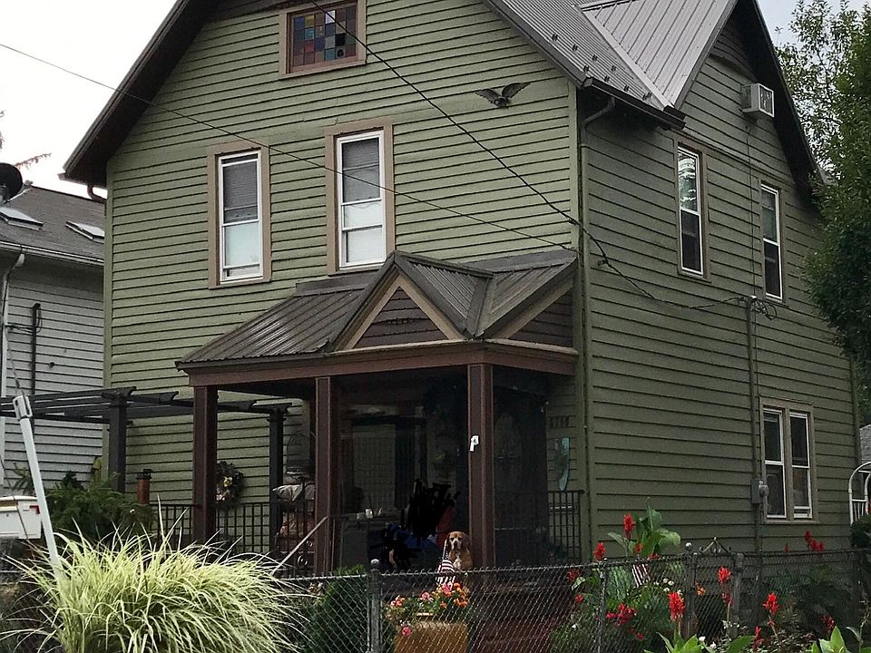 Urban Farm House