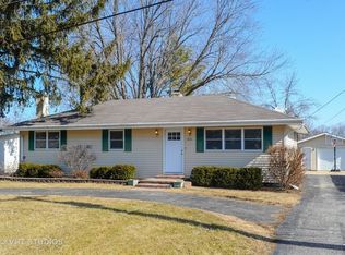 1826 Hazelwood Dr, Lindenhurst, IL