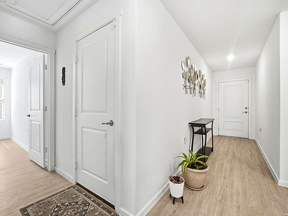 5th image of 235 Marigold Dr