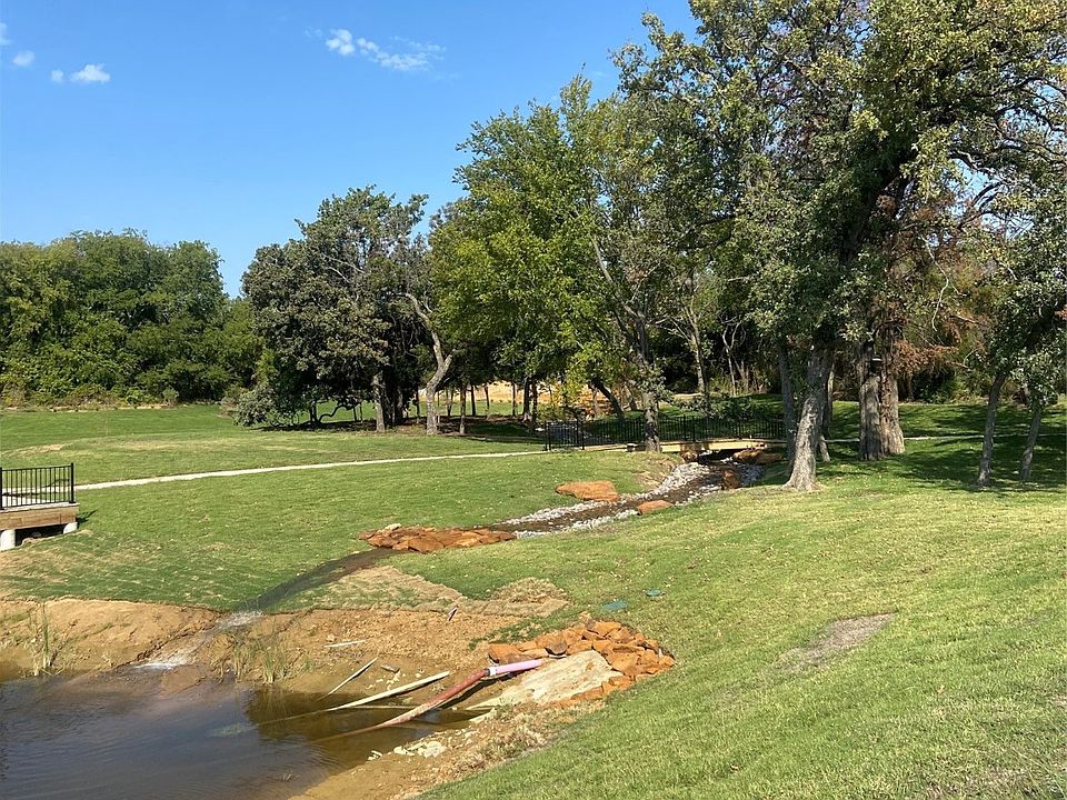 2nd image of 124 Park Ln