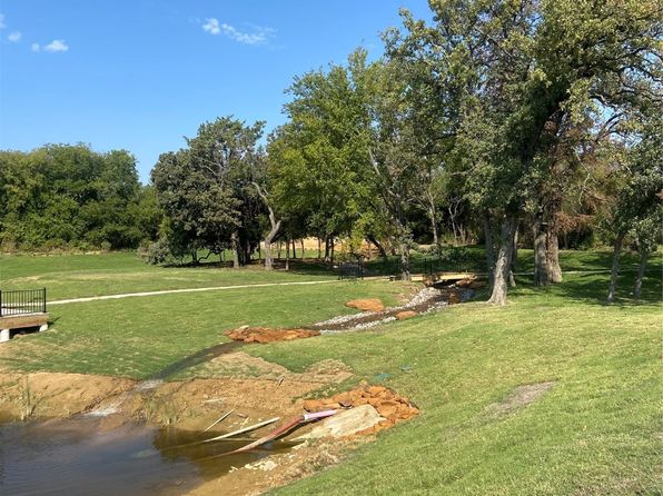 300 Park Ln, Roanoke, TX 76262