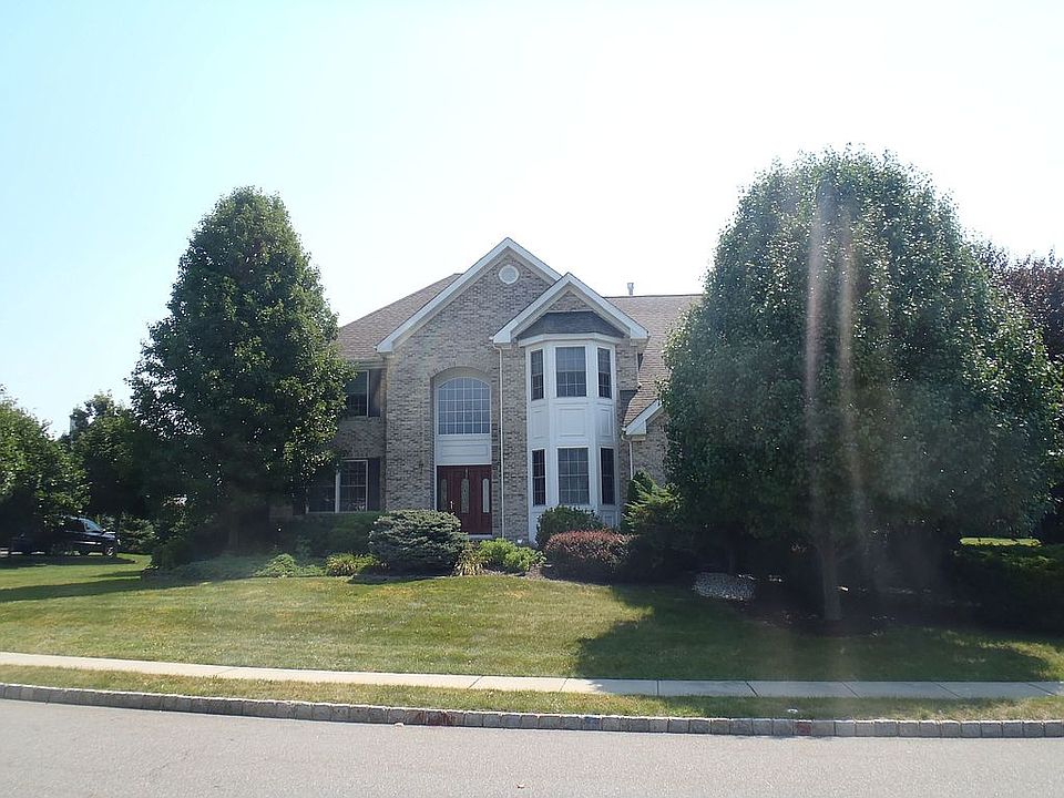 Front Of House Picture 1