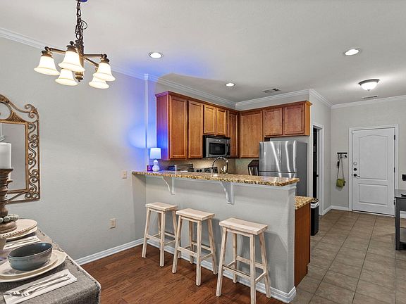 5th image of 2101 Town Centre Dr APT 2006