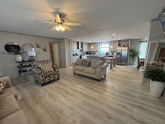 5th image of 3524 Lois Ln