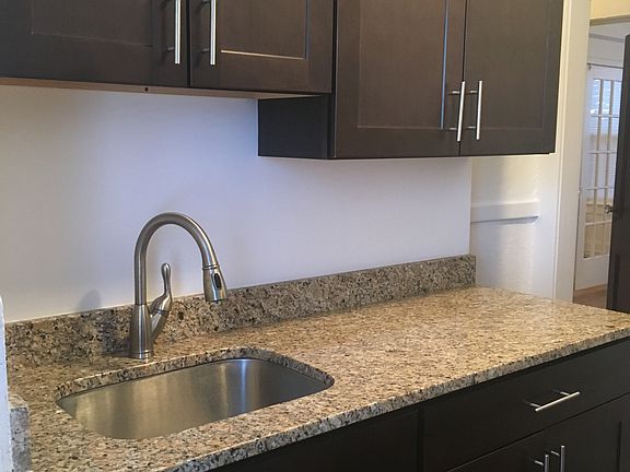 2nd image of 11 Seymour St APT 3