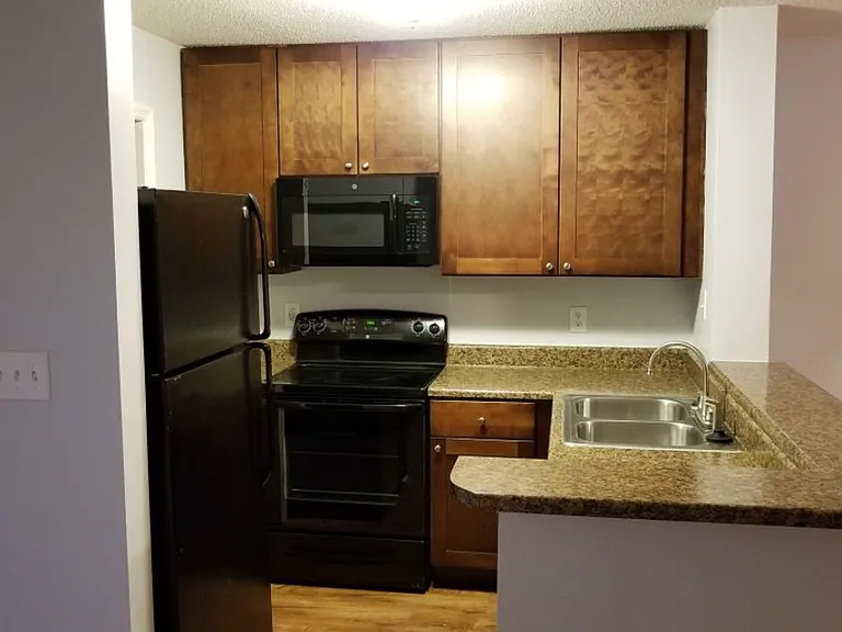 Springlake Apartments — Photo 17
