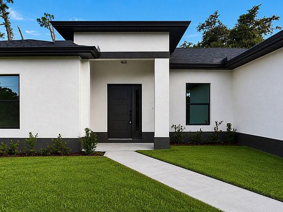 3rd image of 2032 Roscoe Ln