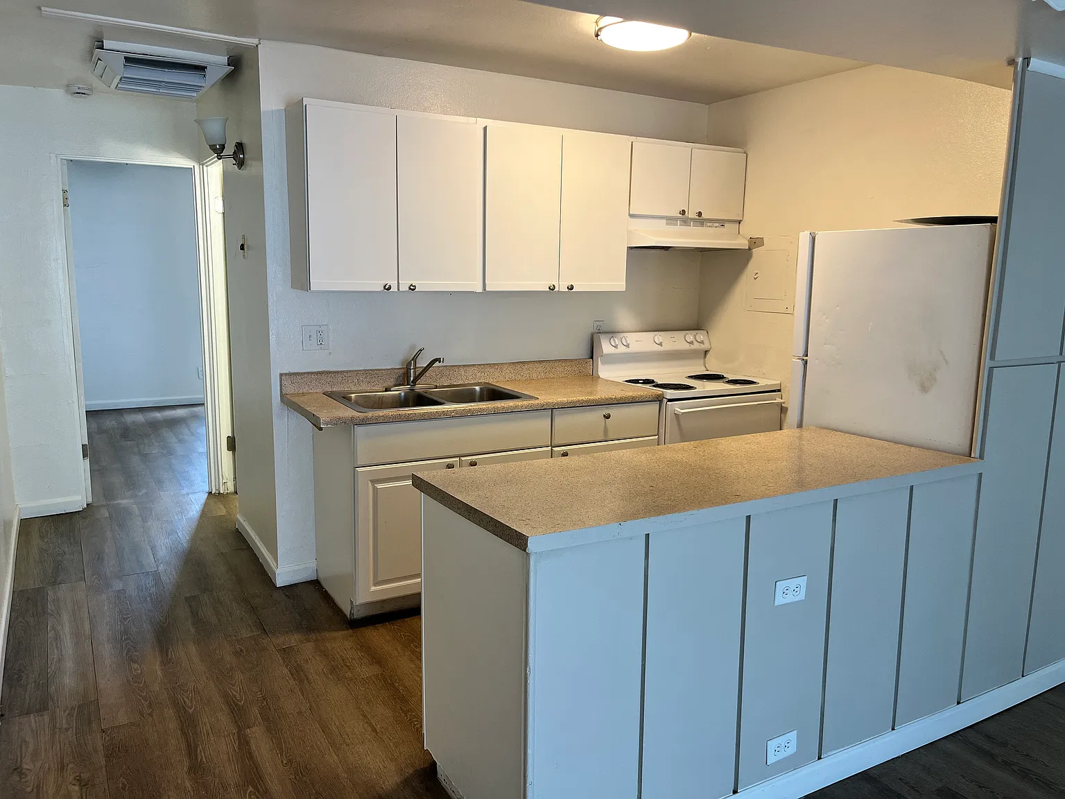 Campbell Plaza Garden Apartments — Photo 2
