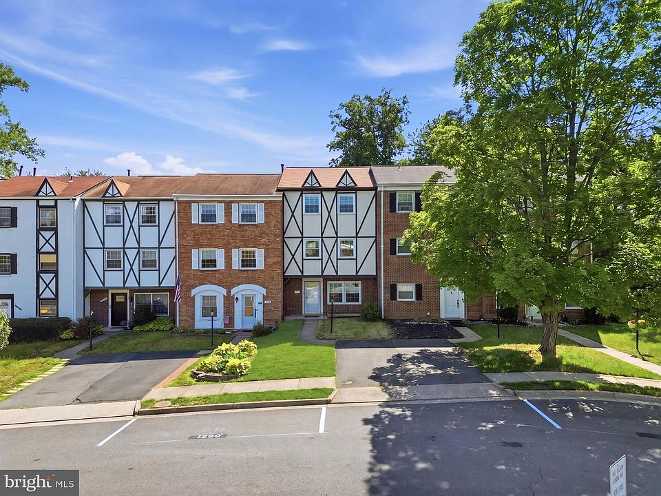 1st image of 6335 Paddington Ln