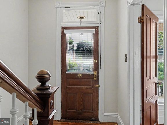 4th image of 433 Easton Rd