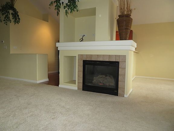 4th image of 2409 Daybreak Ct #2409