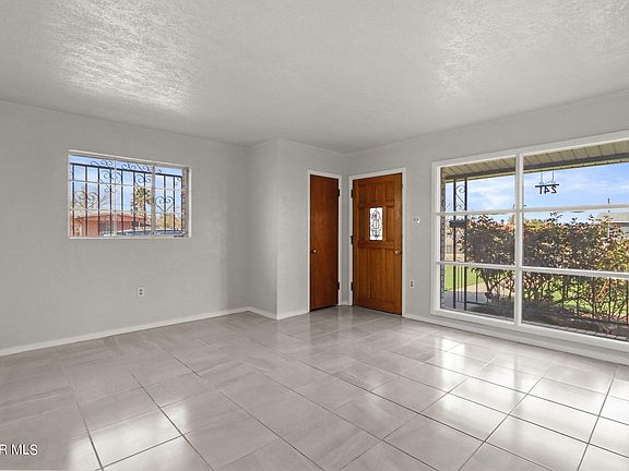 5th image of 241 S Clark Dr