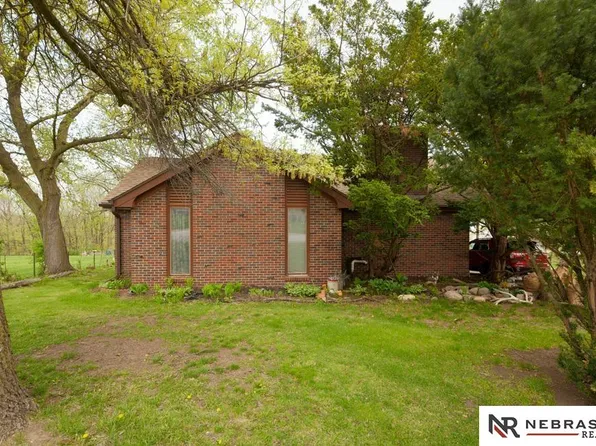 7409 N 57th St, Omaha, NE 68152