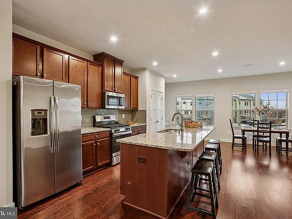 5th image of 2105 Hemlock Bay Rd