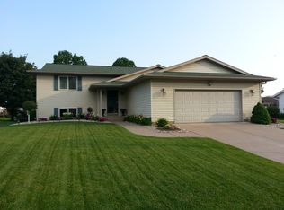 222 Peterson St, Holmen, WI 54636