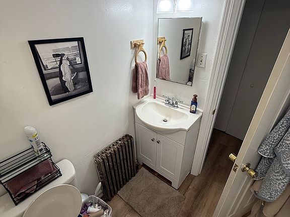 5th image of 417 Semple St