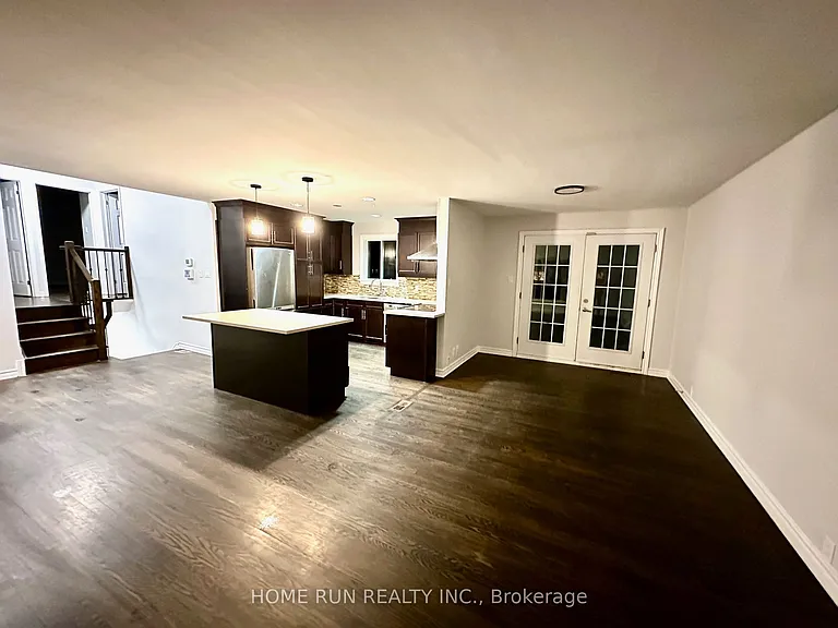 71 Ashburn Dr — Photo 2