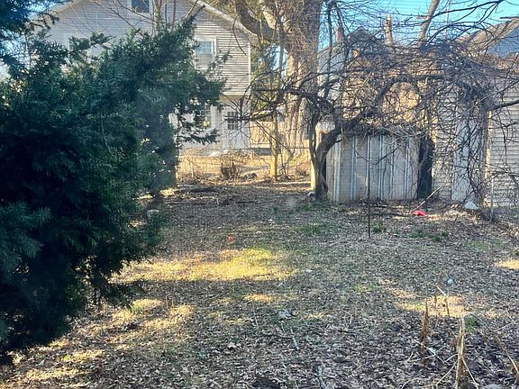 5th image of 31 Carey Ave
