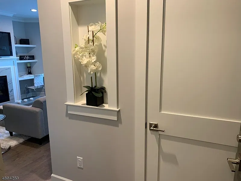 1 bed, 1.0 bath, $2,550 — Photo 2