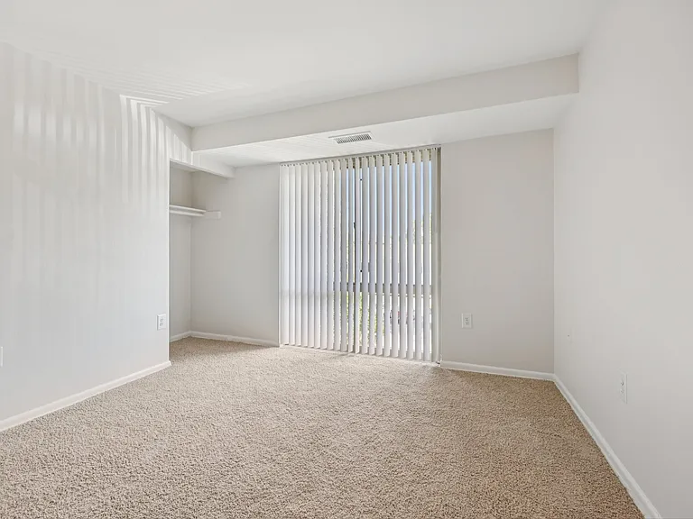 Lafayette Apartments — Photo 13