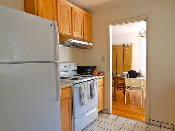 5th image of 2435 Hilgard Ave APT 1