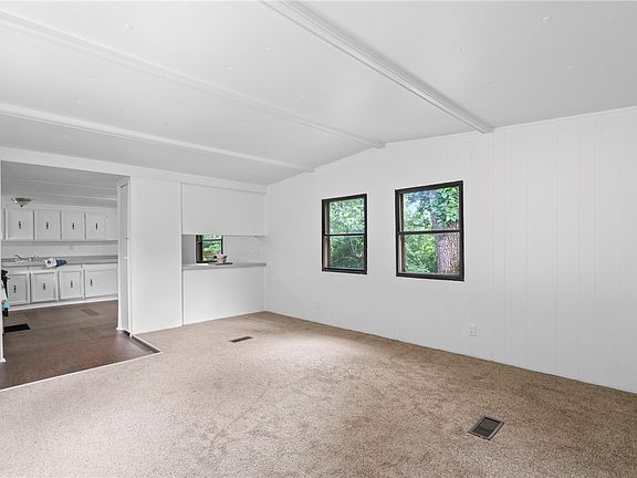 3rd image of 310 Lacy St