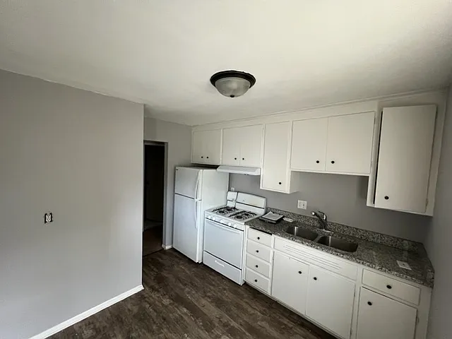 180 Charles St NE #2 — Photo 6