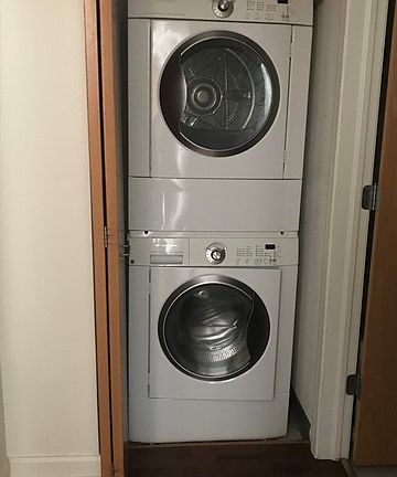 5th image of 5 E 14th Pl APT 1703