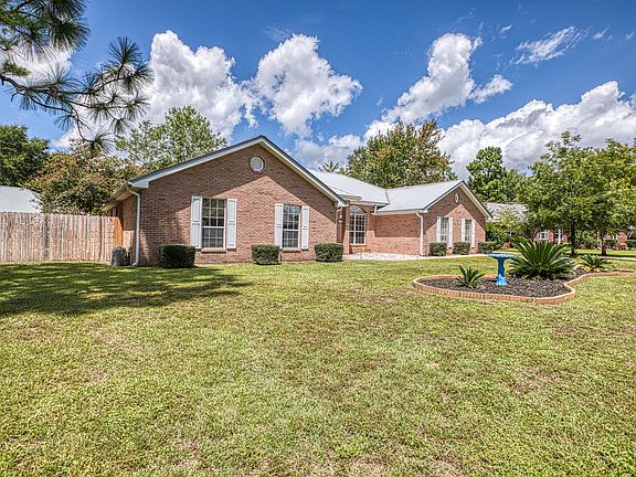 3rd image of 4678 Palmetto Ct