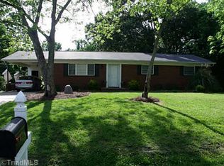 204 Arrowood Ln, Jamestown, NC 27282