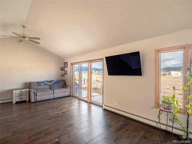 244 Mesa Ct — Photo 9