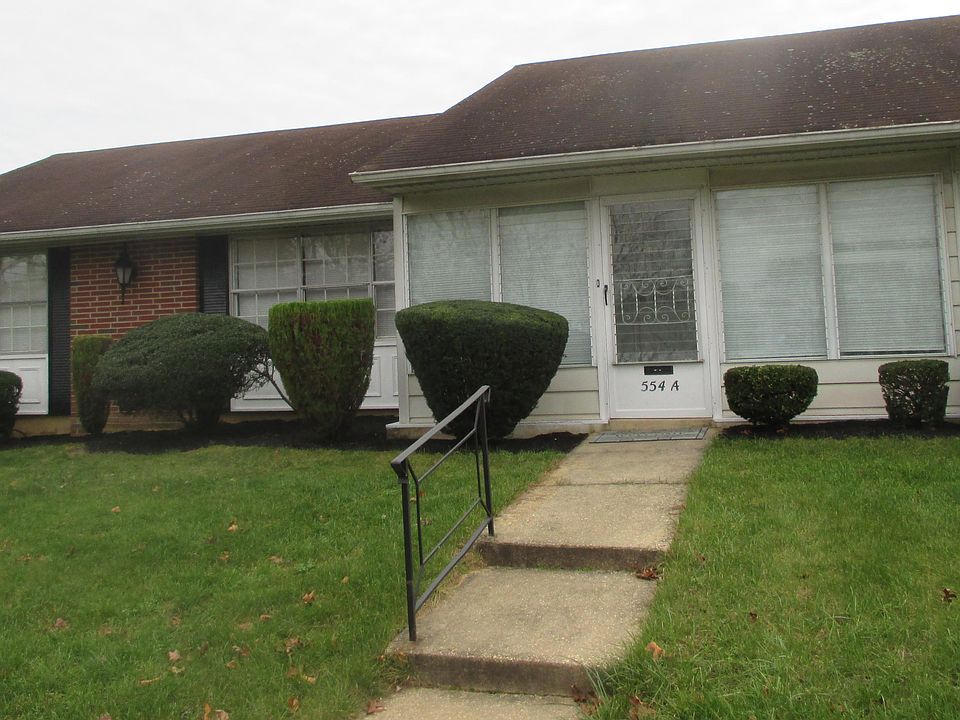 1st image of 554A Sheffield Ct #1001
