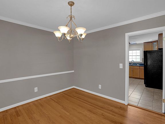 5th image of 824 Fairwood Dr